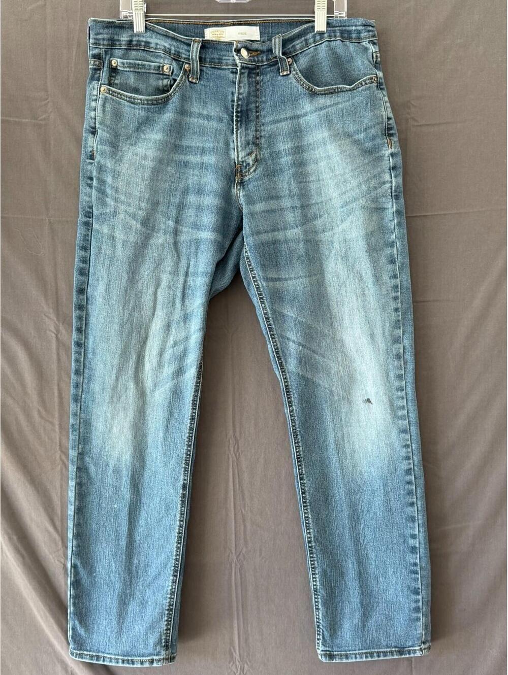 Signature Levi Strauss & Co Gold Athletic Fit Jeans 34x32 Blue Denim Distressed